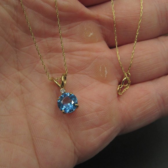18" 10K Gold Round Blue Topaz & Diamond Necklace - Picture 2 of 6